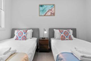 Cozy Family Retreat Near CBD & Adelaide Airport Listing - 4