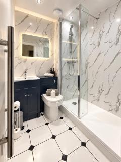Sunderland City Centre Modern 2 Bed Apartment - 1