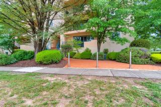 Vibrant 2BR Apt 3 mins to Manuka Terrace - Hosted by CanStay - Kingston - 1