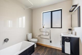 Stunning Alpine Views, Easy Walking, 3 Bathrooms - 3