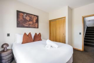 Stunning Alpine Views, Easy Walking, 3 Bathrooms - 5