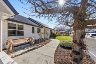 Helmstead Cottage - Arrowtown Holiday Home - 0
