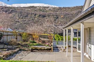 Helmstead Cottage - Arrowtown Holiday Home - 8