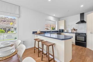 Helmstead Cottage - Arrowtown Holiday Home - 1