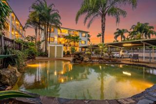 Bright 2-Bed Apartment Near Cairns Esplanade - 0