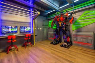 6BR Brand-New Townhouse Frozen and Transformers - 10568 - 8