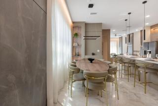 6BR Brand-New Townhouse Frozen and Transformers - 10568 - 5