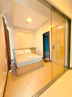 Studio Room with Seaview in Mactan Newtown - 5
