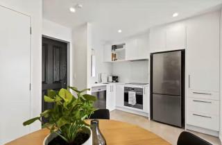 Central Stay, a 5 Min Walk to Te Pae and FREE Parking - 4