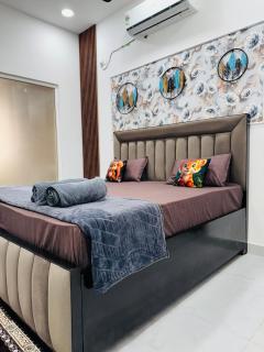 TriVibe Studio Inn - 7