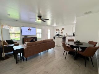 Pet Friendly Modern Oasis with BBQ and Cornhole Near Golf & Pickleball - 6