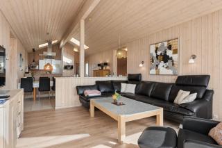 Lovely Holiday Home With Hot Tub In Skaven Strand - 6