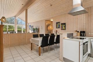 Lovely Holiday Home With Hot Tub In Skaven Strand - 3
