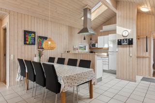 Lovely Holiday Home With Hot Tub In Skaven Strand - 2
