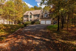 Mohawk-Kudil in Poconos ! Private Pool-Hot Tub-Lake Access-Game Room - 3