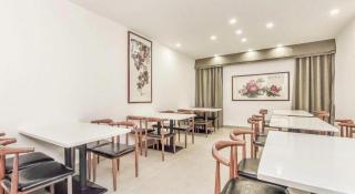 Borrman Hotel Zhuhai Mingzhu Railway Station Rainbow Shopping Mall - 7
