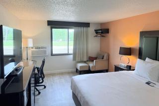 Howard Johnson by Wyndham Albert Lea - 8
