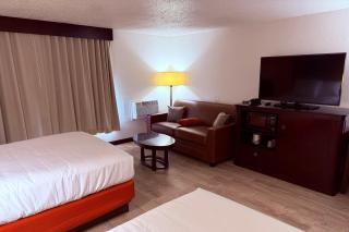 Howard Johnson by Wyndham Albert Lea - 2