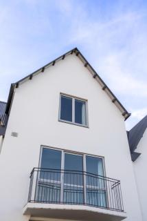 Central Luxe Retreat | Double Garage | Balcony - 1