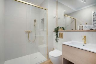Luksusowe Studio z Klimatyzacją, Miejscem do Pracy i Ogrodem na Dachu by Renters Prestige - 7