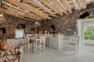 Oak Farm Traditional Family House - 4