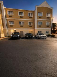 HOTEL WORLD Inn and Suites - 8