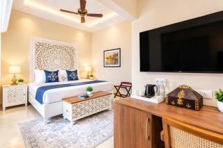 Royal Grandeur Premium Comfort Hotel - 2