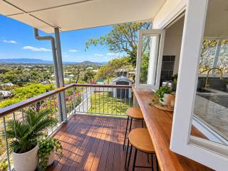 Hillside Vista| West End Retreat w/Panoramic Views - 6