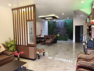 The Balcony Hilltop Villa Private 5BHK Luxury Stay - 4