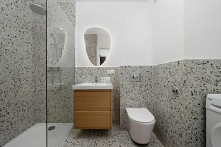 A Modern Studio with a Balcony in a Good Location by Noclegi Renters - 7