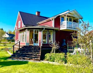 Swedish Villa Private Sauna & Large Garden - 9