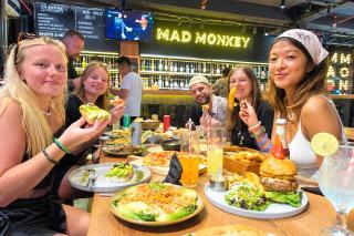 Mad Monkey Hanoi Hostel - 5