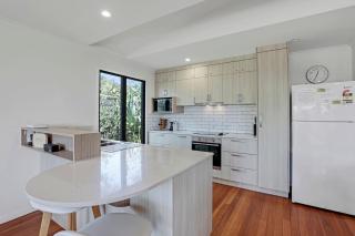 Straddie Beach House 3 - 7