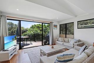 Straddie Beach House 3 - 6