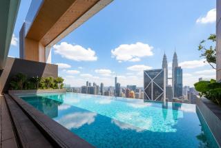 KLCC Skyline Embassy by Avery#Located in City Center#1KM to Twin Towers#Rooftop Infinity pool#中英文房东 - 0