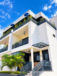 Kigali White Villa - 1