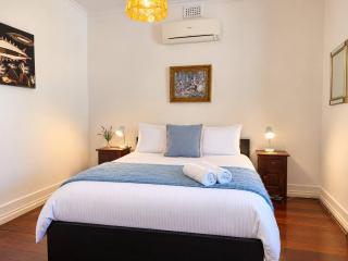 Charming Garden Cottage, Free Parking - 1