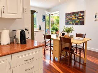 Charming Garden Cottage, Free Parking - 4