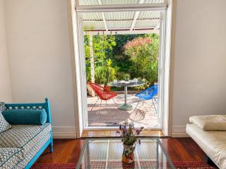 Charming Garden Cottage, Free Parking - 5