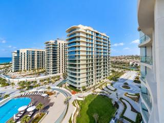 Endless Sea Horizon from our Luxury Waterfront 2BR with Maid's room - 5