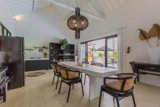 Elegant 3 BR villa huge pool in central Canggu - 4