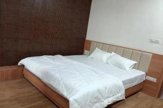 FabHotel The Grand Shivalik - 4
