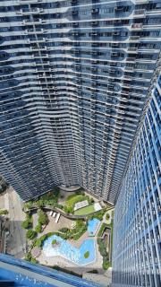 Balcony Studio in Makati Air Residences Near Makati CBD - 2