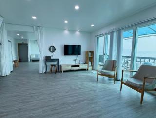 Namhae Spa Hill Pension - 9