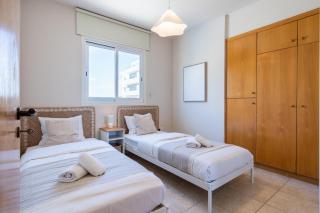 Calina - 3BR Apt W Pool & Balcony in Mackenzie - 3