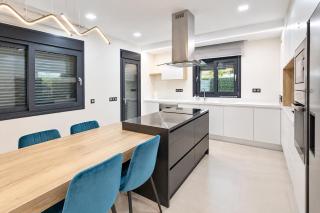 Luxury Villa - 2
