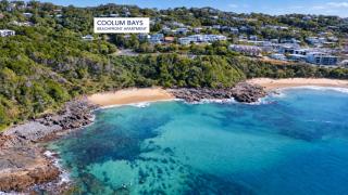 Coolum Bays Beachfront Apartment with Ocean View Bath - 2