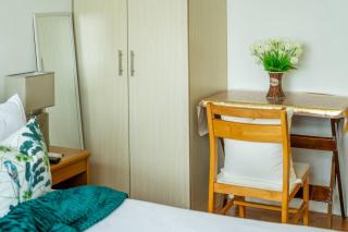 Modern Stay Condo with Pool & Netflix - 7