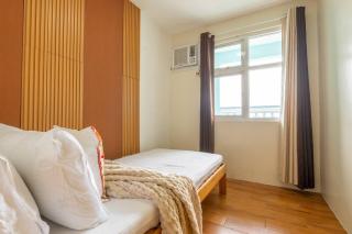 Modern Stay Condo with Pool & Netflix - 5