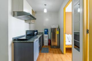 Modern Stay Condo with Pool & Netflix - 2